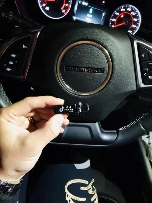 有人靠它年入50W的抖音车载音乐u盘项目的详细玩法？